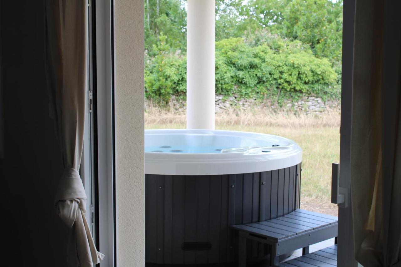 Gite Lou, Gite Famille Et Bien Etre Avec Jacuzzi Fontenay-le-Comte Exteriör bild