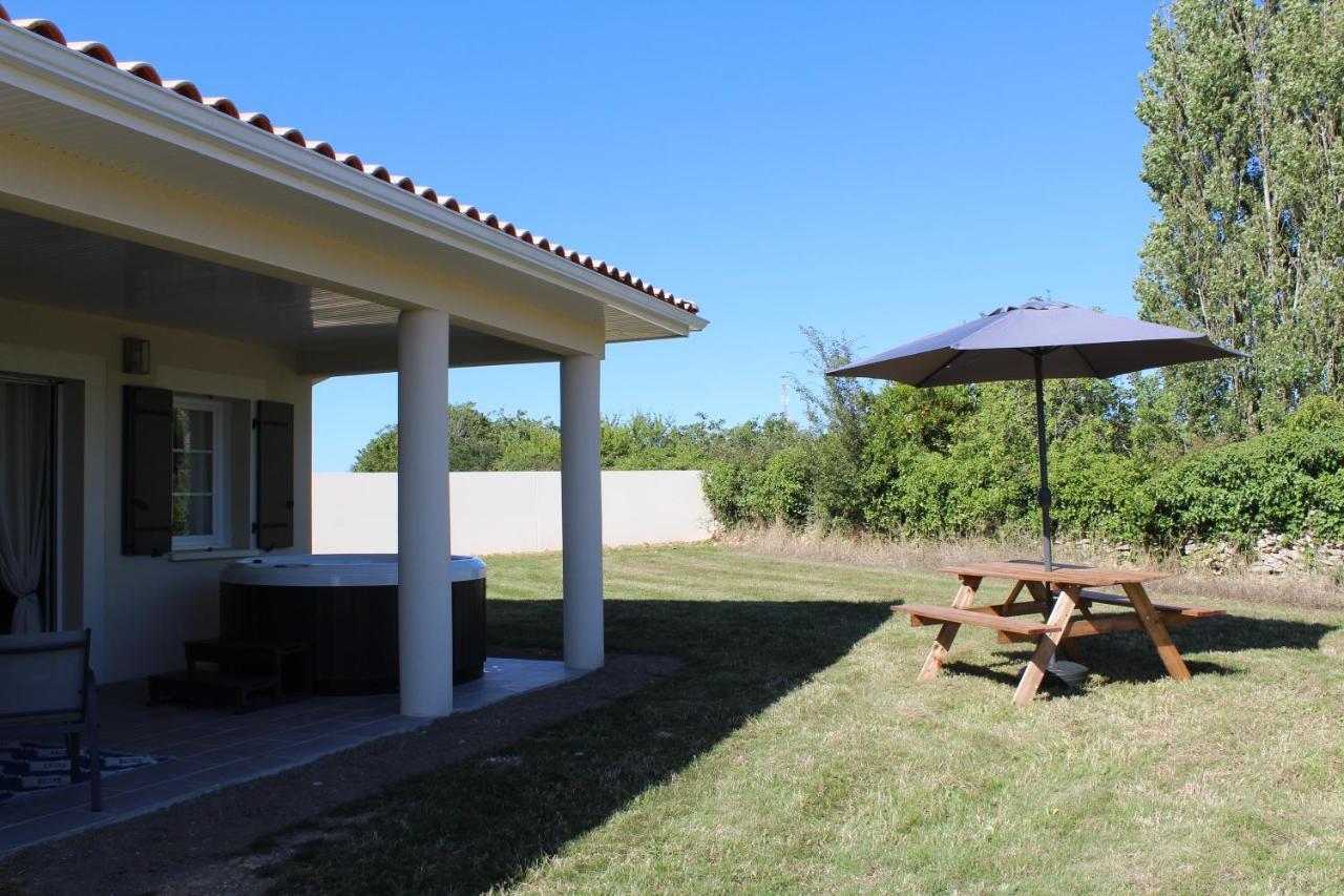 Gite Lou, Gite Famille Et Bien Etre Avec Jacuzzi Fontenay-le-Comte Exteriör bild